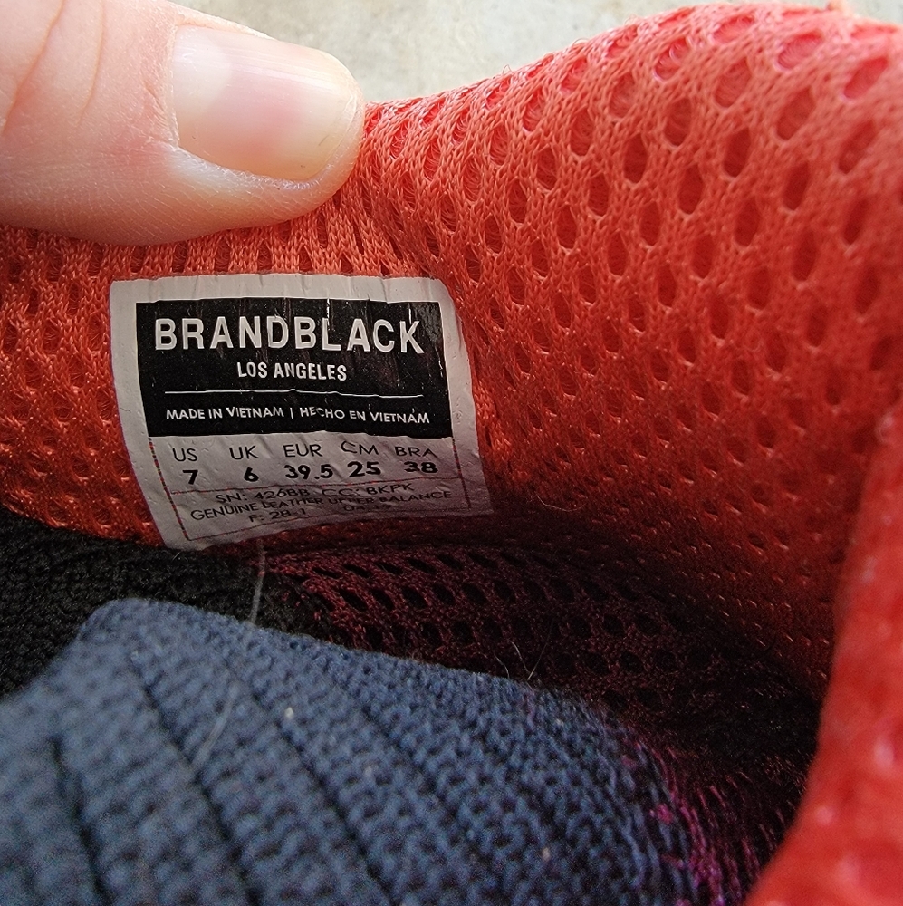 Brandblack Vibram Unisex Saga Athletic Sneakers Size 8.5 Women/7 Men - Picture 3 of 15